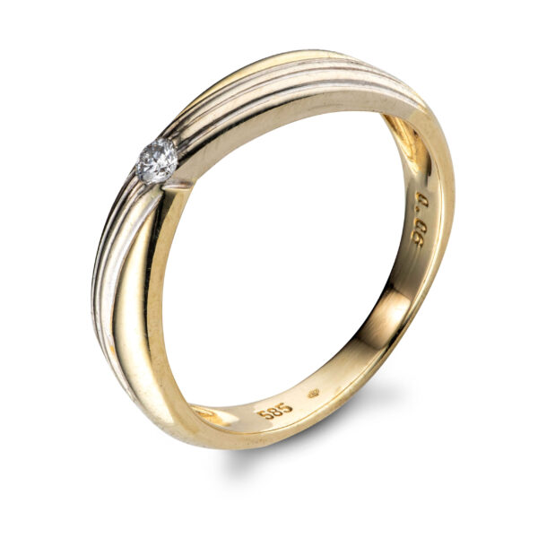 Ring, gult gull, diamant (0,06 ct.)