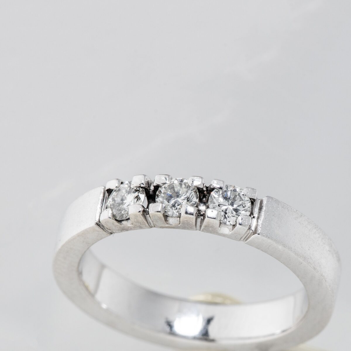 Ring, hvitt gull, diamanter (0,45 ct.) - Bilde 2