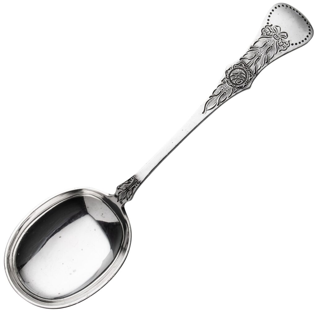 Gammel Flat Rose anretningsskje 22,6 cm