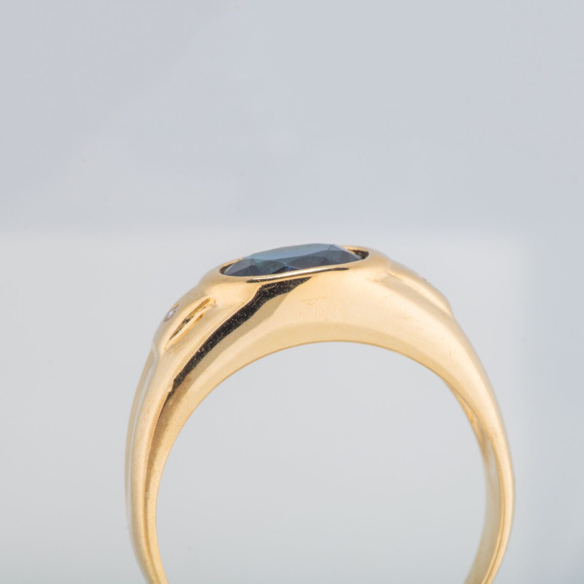 Ring, gult gull, safir, diamanter - Bilde 4