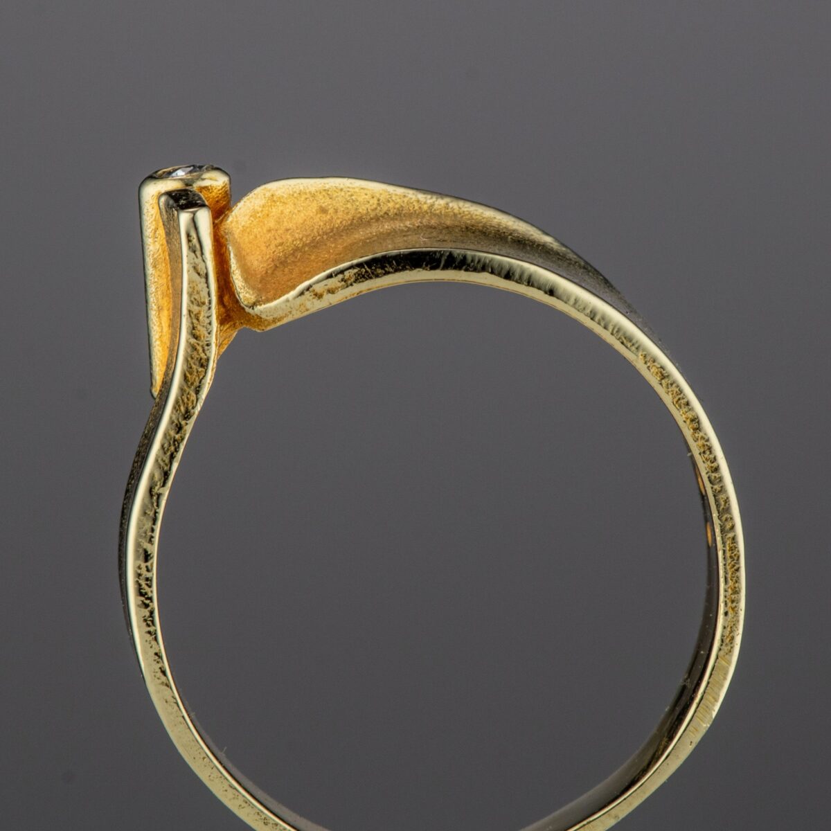 Ivar Holth ring, gult gull, diamant (0,04 ct.) - Bilde 2