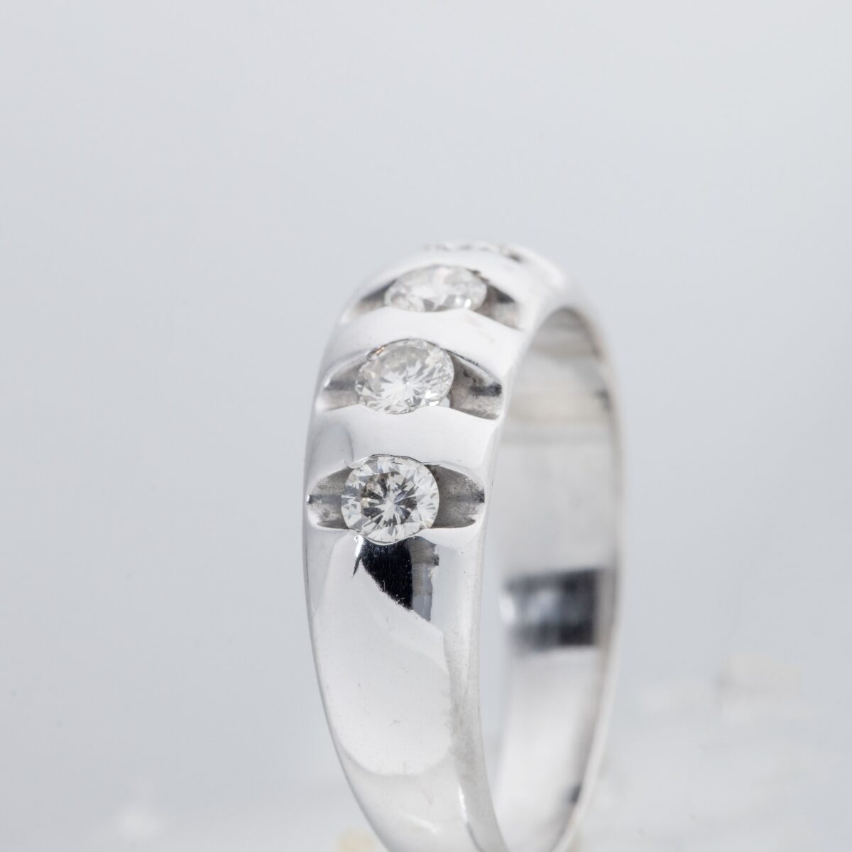 Ring, hvitt gull diamanter (0,64 ct.) - Bilde 2