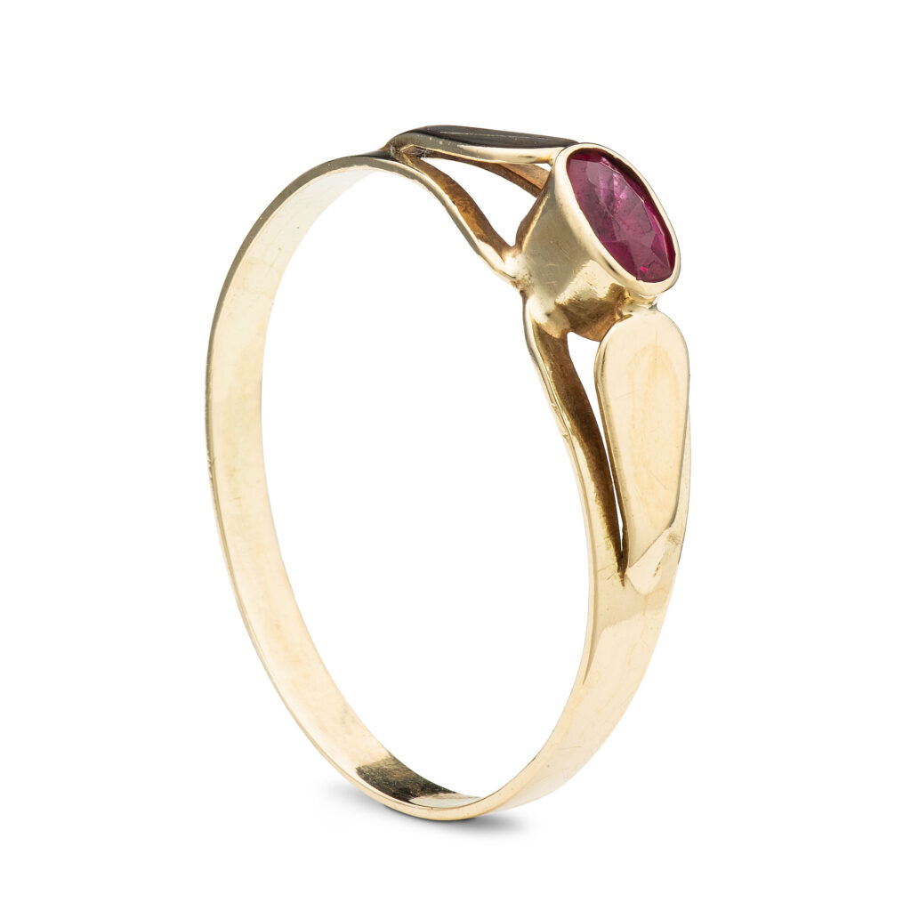 Ring, gult gull, rubin