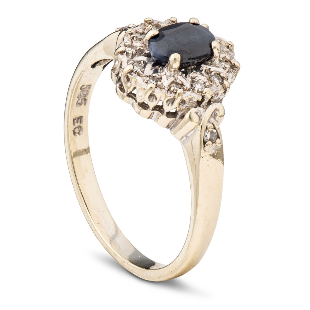 Ring, lys gult gull, safir, diamant (0,11 ct.)