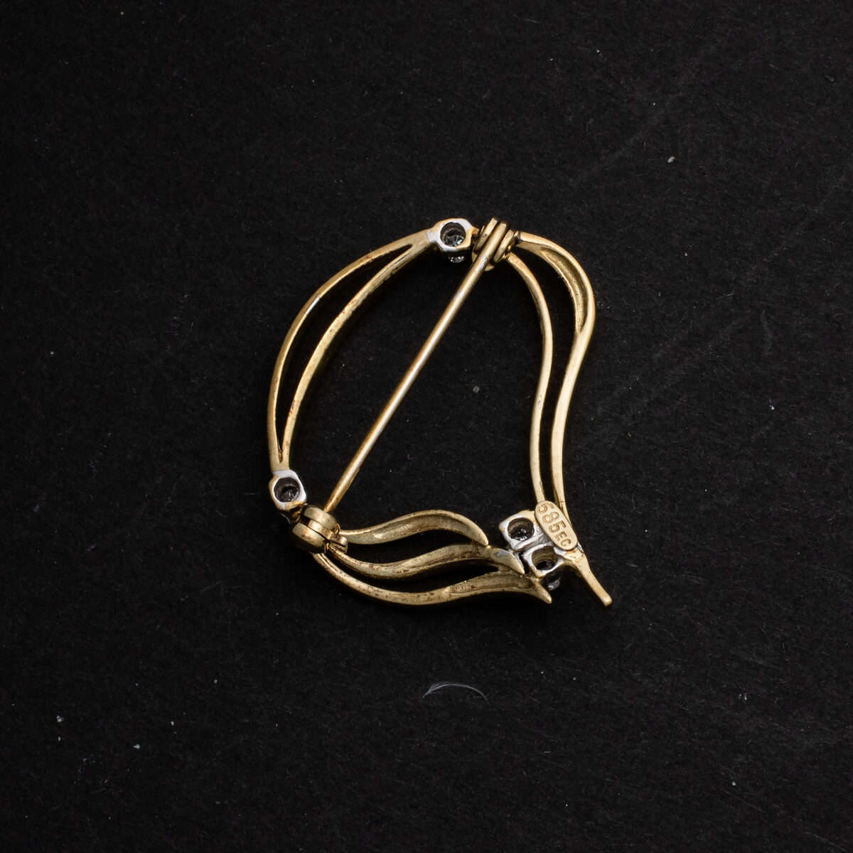 Brosje, gult gull, diamanter (0,1 ct.) - Bilde 2