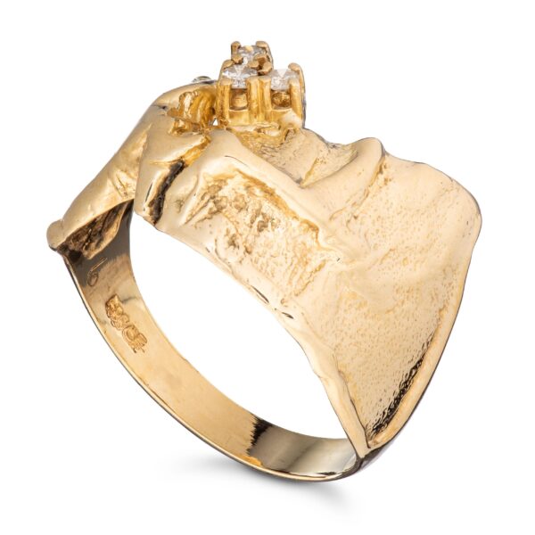 Ring, gult gull, diamanter (0,075 ct.)