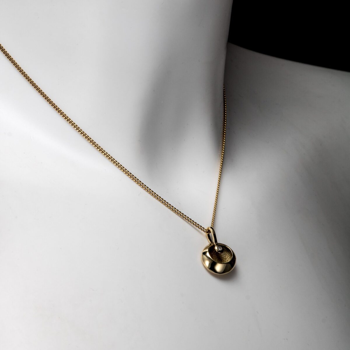 Anheng, gult gull, diamant (0,01 ct.) - Bilde 2