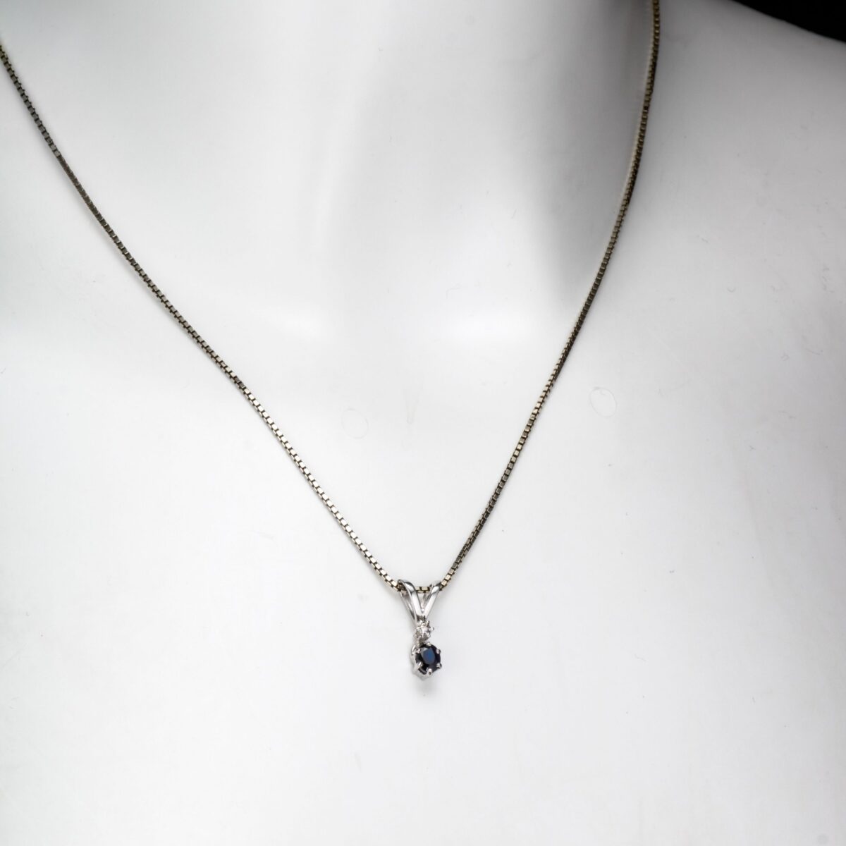 Safiranheng, hvitt gull, diamant (0,01 ct.) - Bilde 2