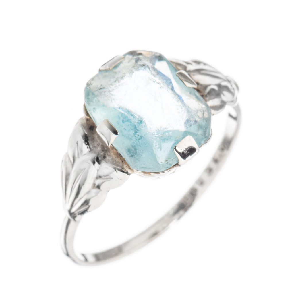 Antikk ring, sølv, krystall
