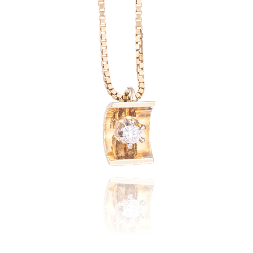 Anheng, gult gull, diamant (0,08 ct.)