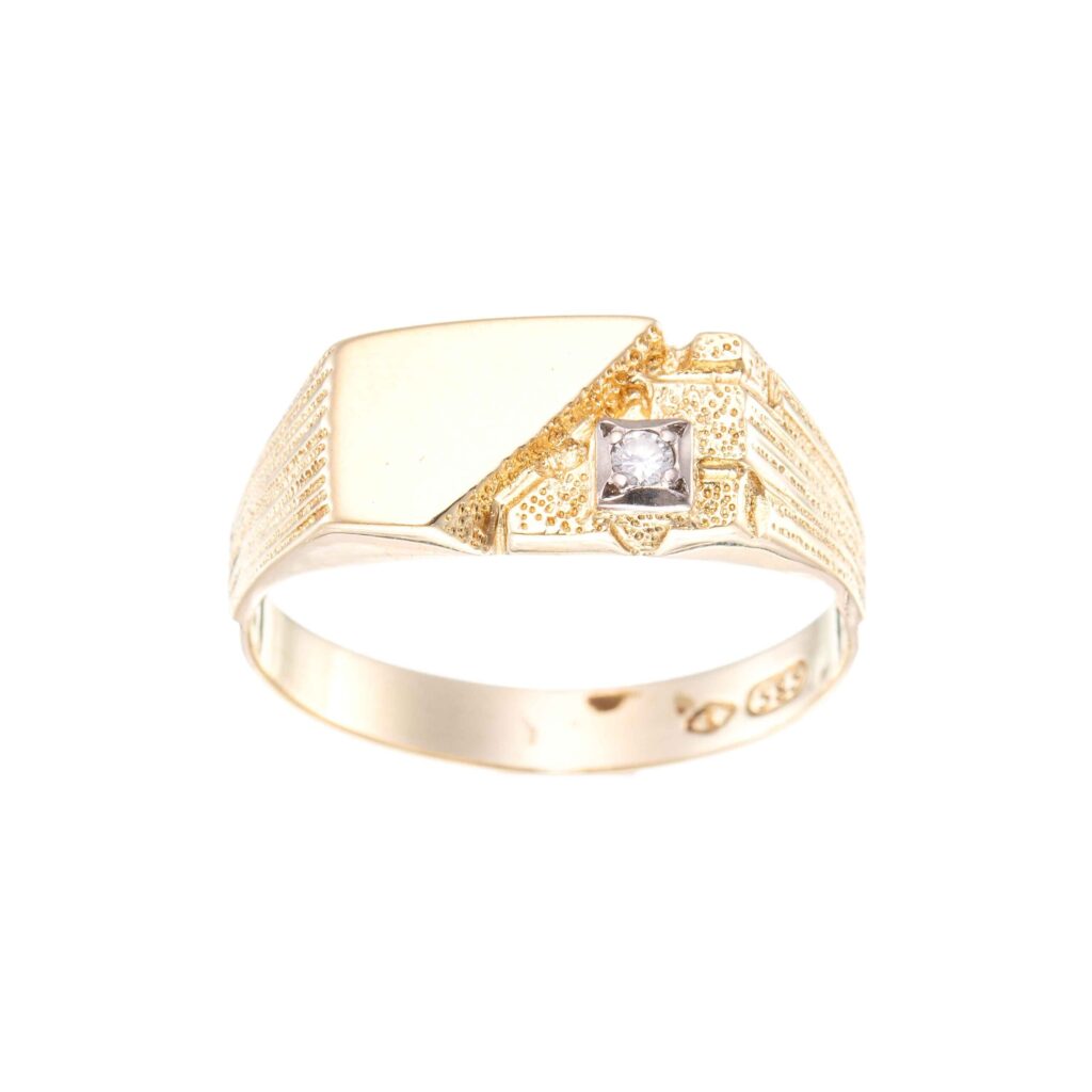Signetring, gult gull, diamant (0,06 ct.)