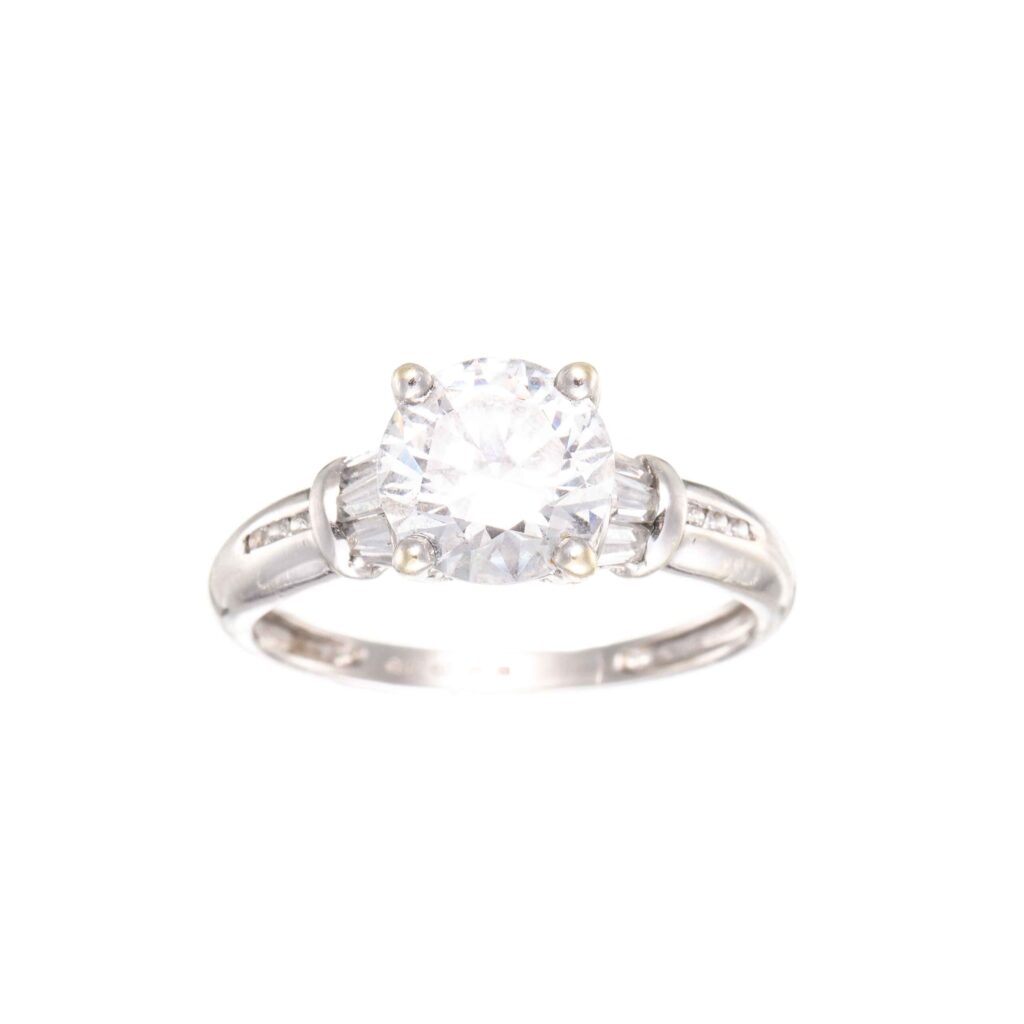 Ring, hvitt gull, zirkonia