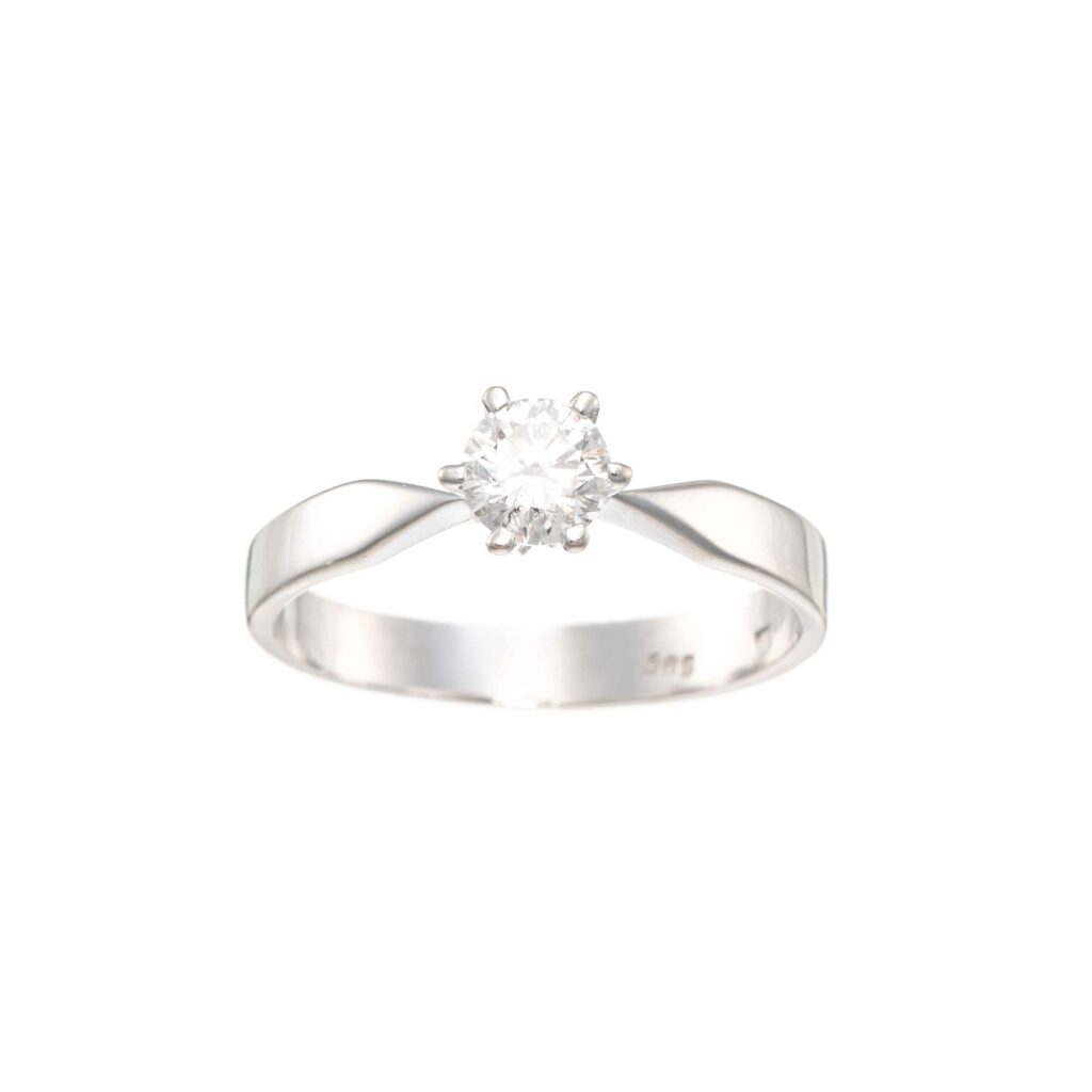 Diamantring (0,50 ct.), hvitt gull