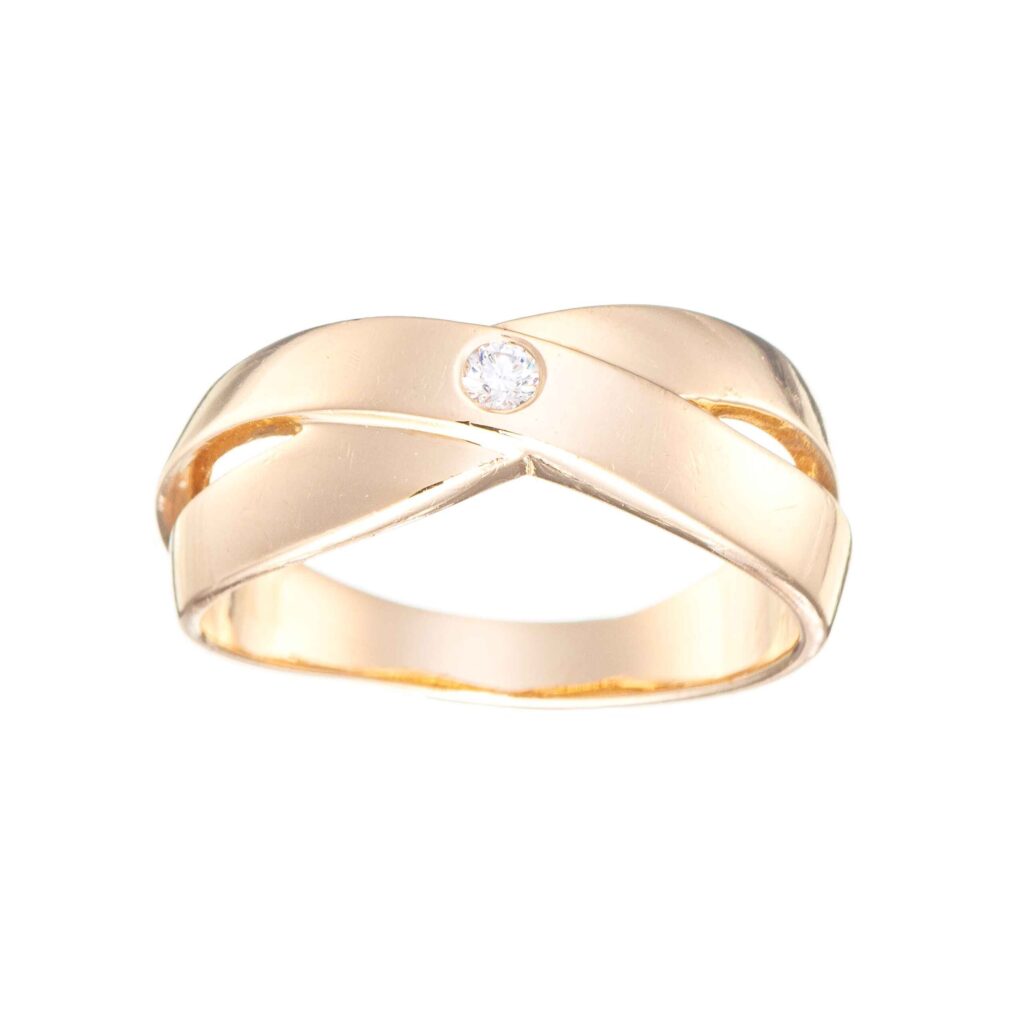 Ring, gult gull, diamant (0,10 ct.)