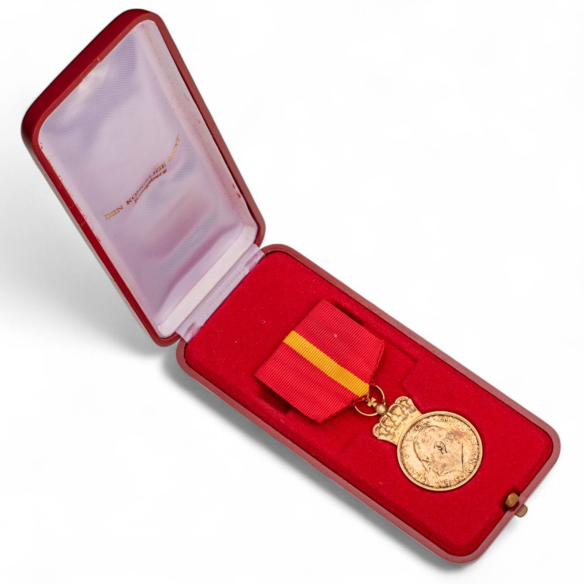 Olav V fortjenstmedalje i gull - Bilde 2