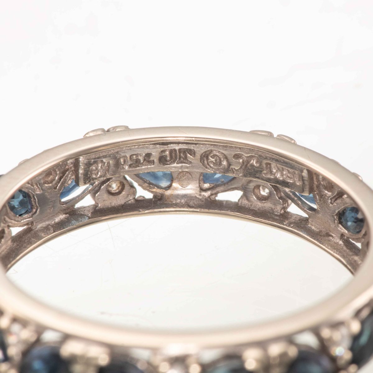 Safirring, hvitt gull, diamanter (0,25 ct.) - Bilde 2