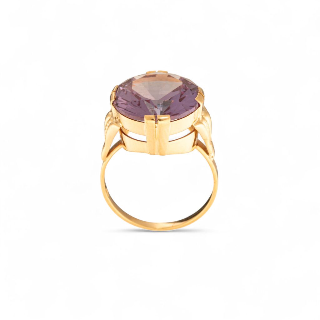 Ring, gult gull, fargesten