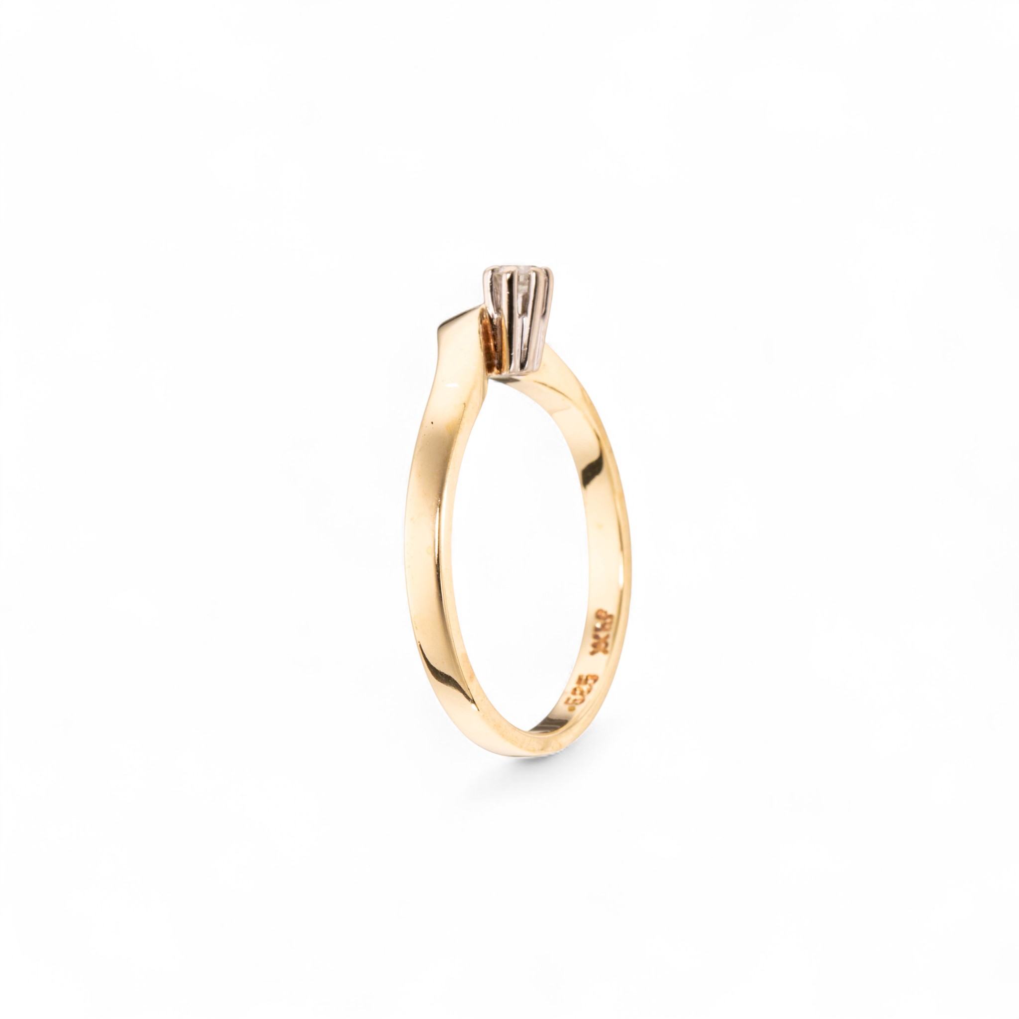 RIng, gult gull, diamant (0,08 ct.) - Bilde 2