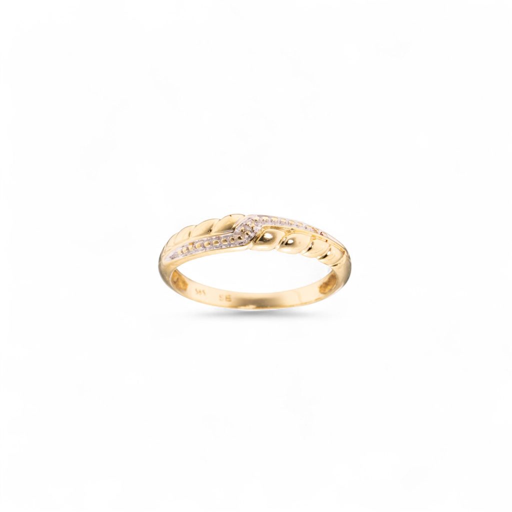Ring, gult gull, diamant (<0,01 ct.)