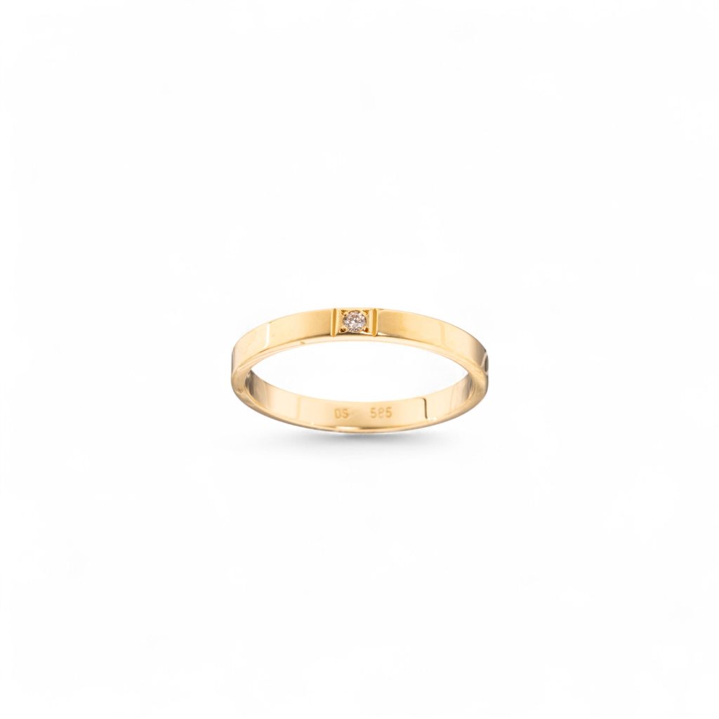 Diamantring (0,015 ct.), gult gull