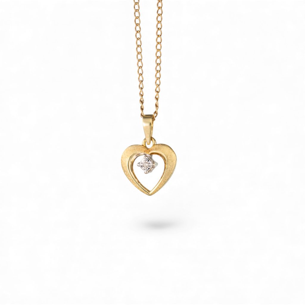 Hjerteanheng, gult gull, diamant (0,02 ct.)