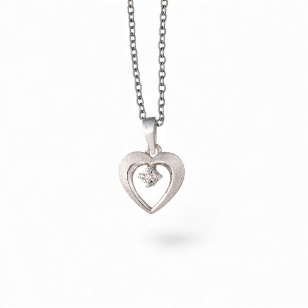 Hjerteanheng, hvitt gull, diamant (0,02 ct.)